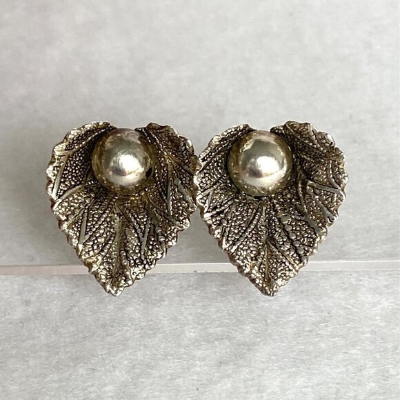 VTG Sterling Silver 925 Dainty 0.67" Textured Leaf Ball Screw Back Earrings - Picture 3 of 16